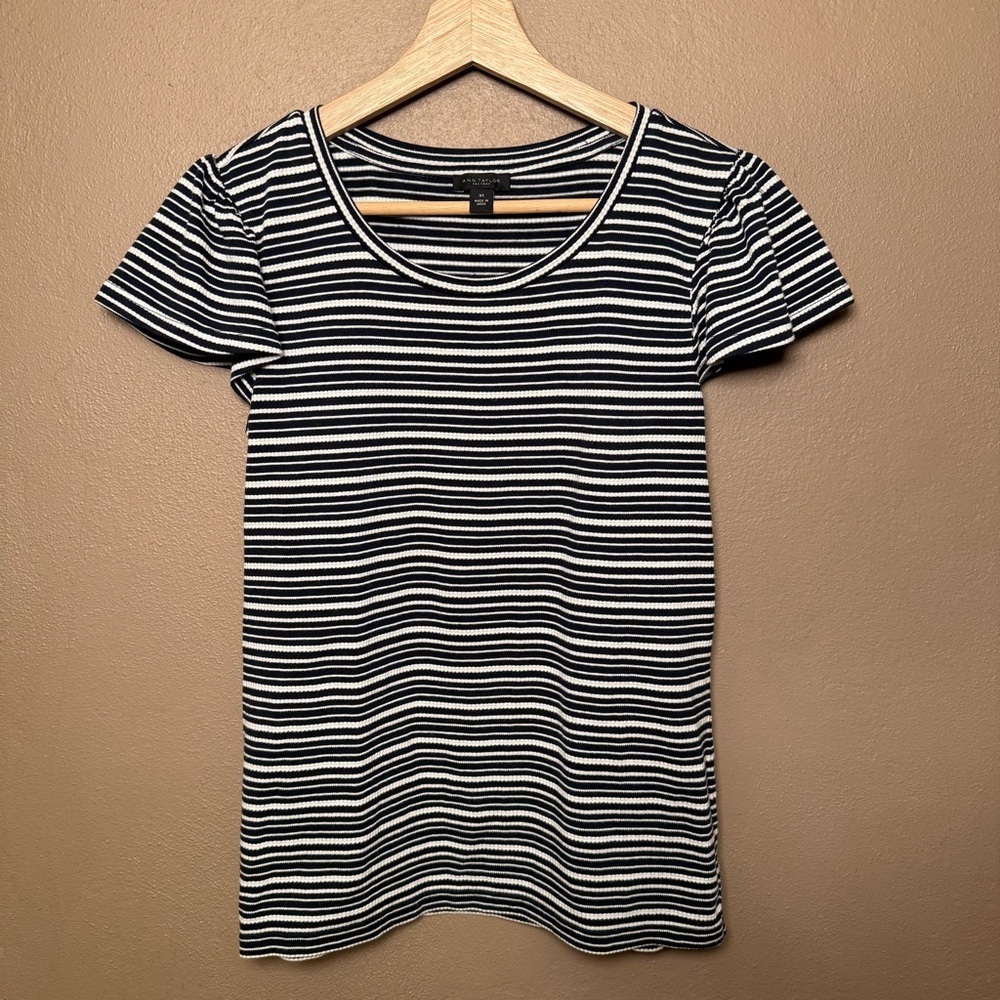 Ann Taylor Black & White Stripe Cotton Blend Basic Tee, Flutter Sleeves Size XS